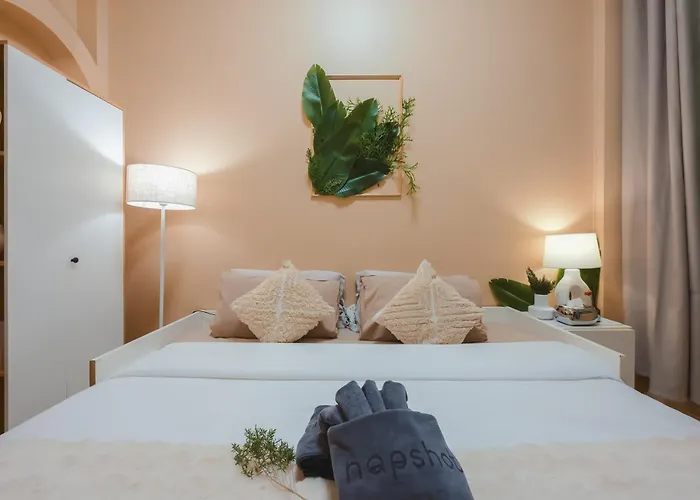 4br 10pax 2min 7eleven & 7min Commons Thonglor Bangkok
